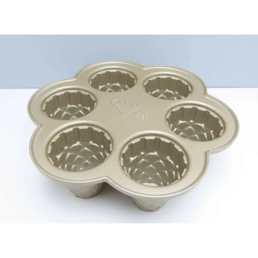 Nordic Ware Heavy Cast Aluminium 6 Ice Cream Cone Cupcake Pan 4.5 Cups 1 Litre